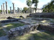 The market building (foreground) and Basilica (background) at Saepinum 