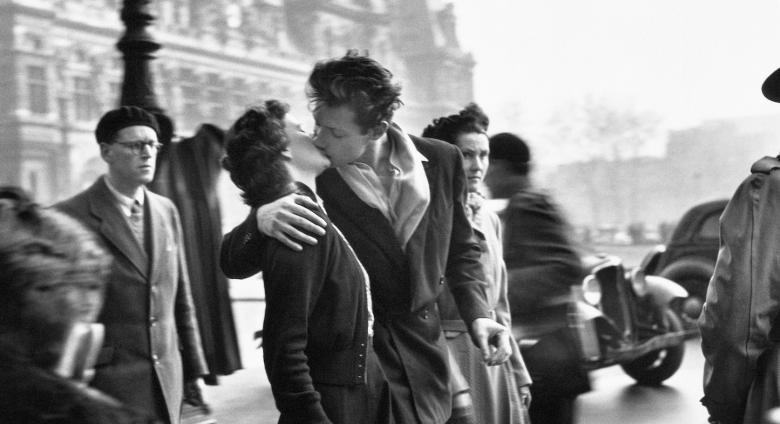 Robert Doisneau, Le baiser de l’Hôtel de Ville, Paris 1950.