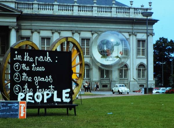 Documenta, Fridericianum Exterior